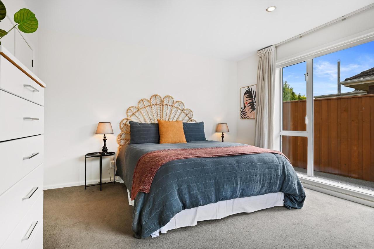 Family-friendly, & Garden, 4br, By Airport, Free Parking Holiday home *