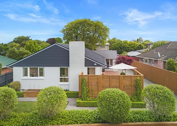 Family-Friendly, Home & Garden, 4Br, By Airport, Free Parking