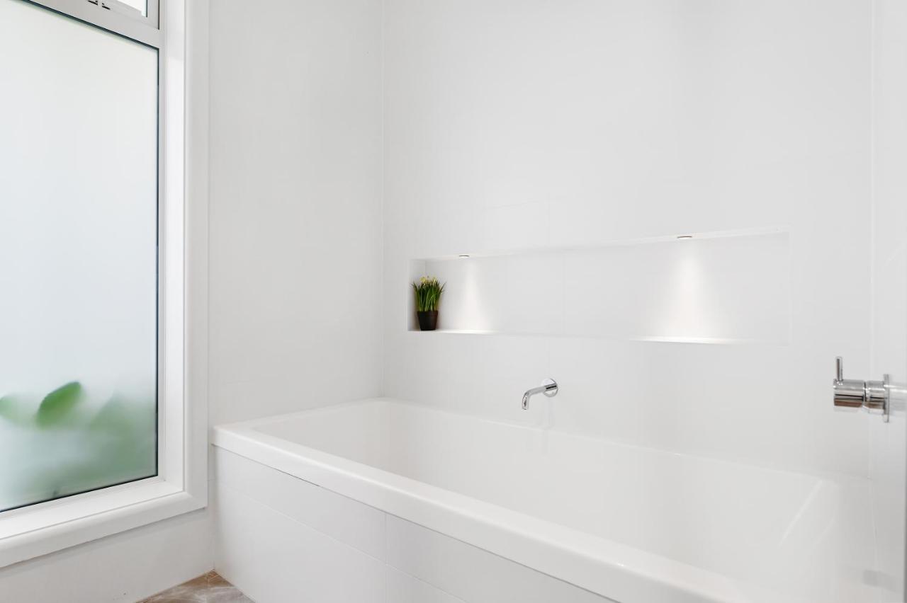 Family-friendly, & Garden, 4br, By Airport, Free Parking
